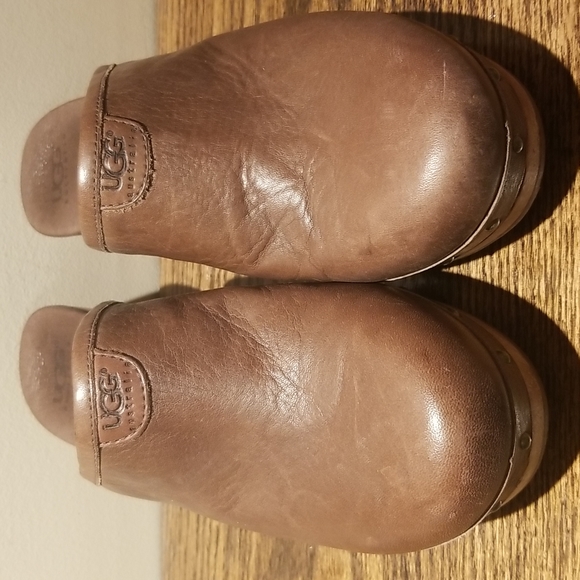 UGG Abbie Clogs - Picture 7 of 11